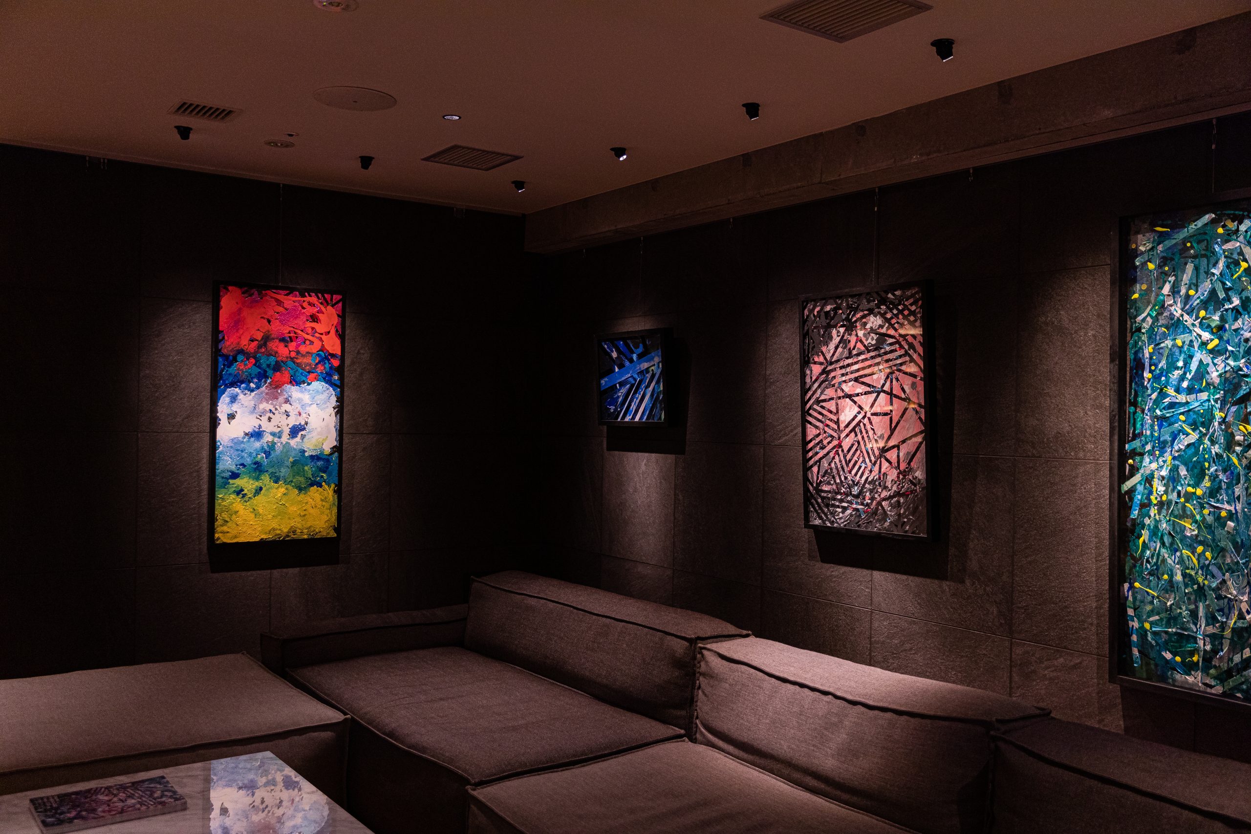 ARTitude artist Jinn Yagi exhibition.